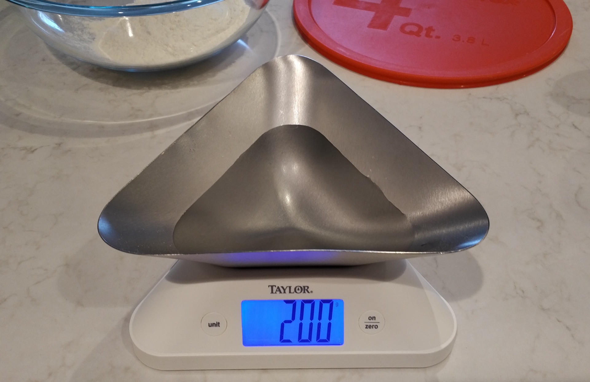 Measure 200g of water